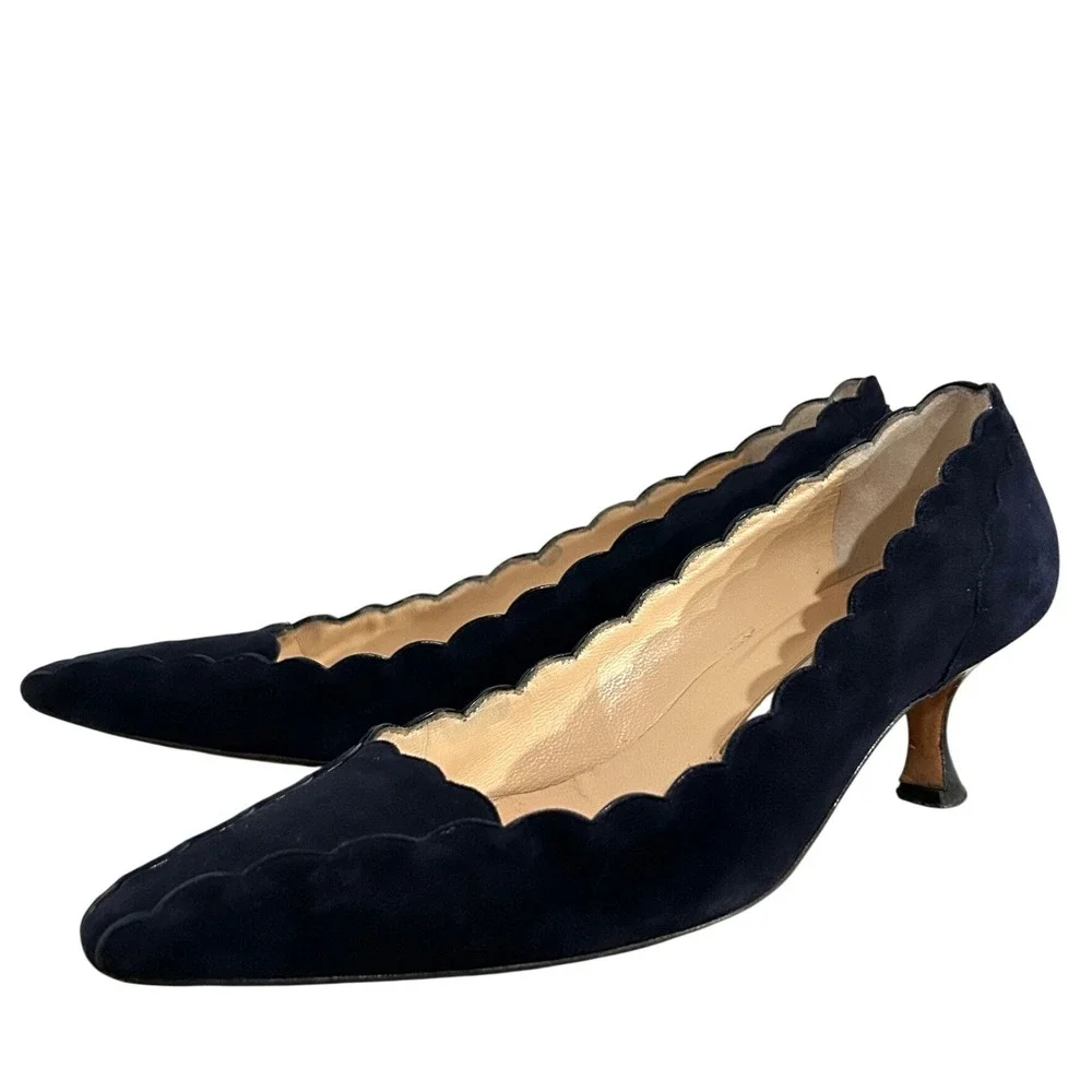 Manolo Blahnik Scalloped Navy Suede Pointed Toe Kitten Heel Pumps 37 7 Old Money